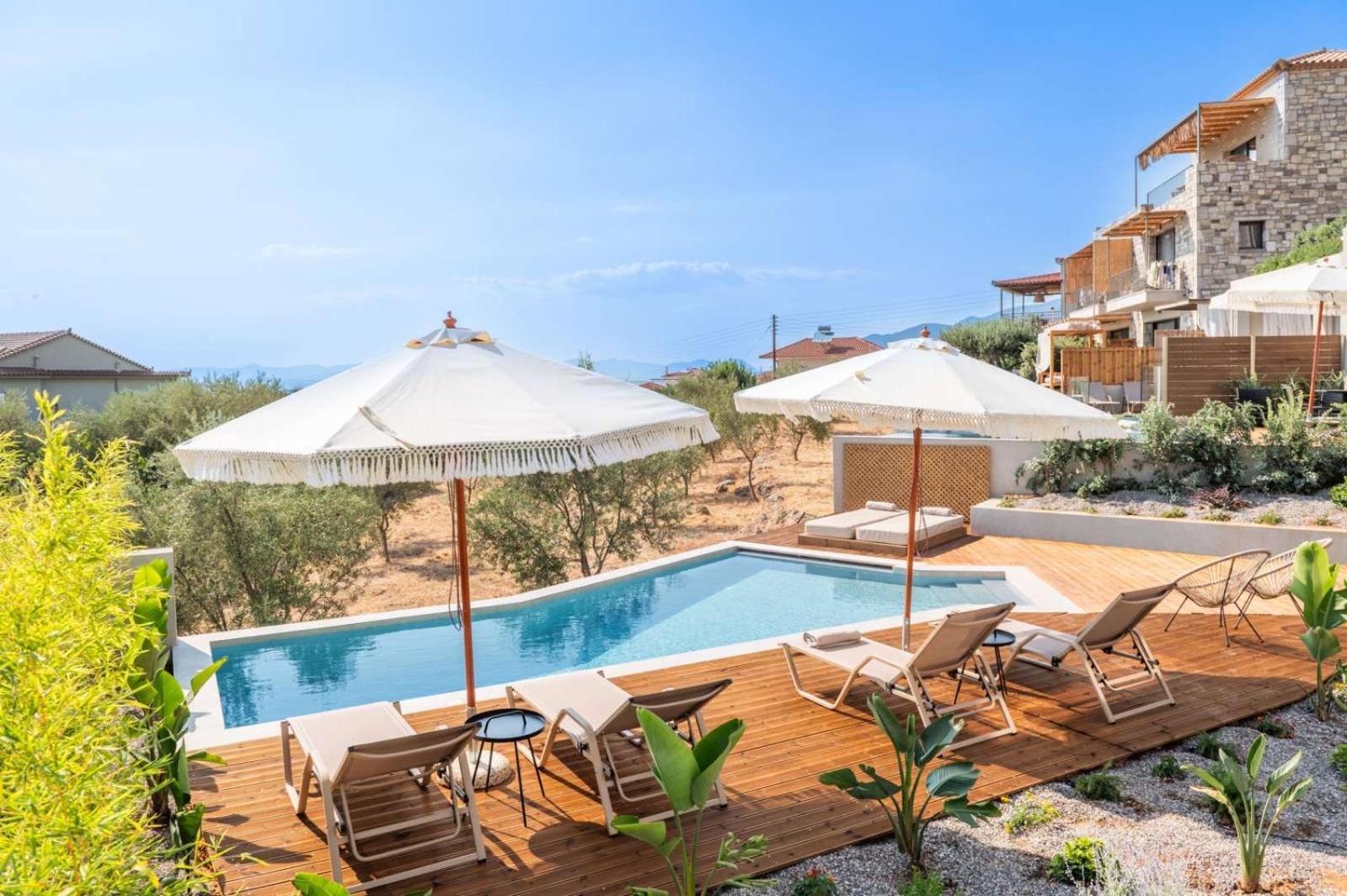 Petradi Suites Каламата Екстер'єр фото