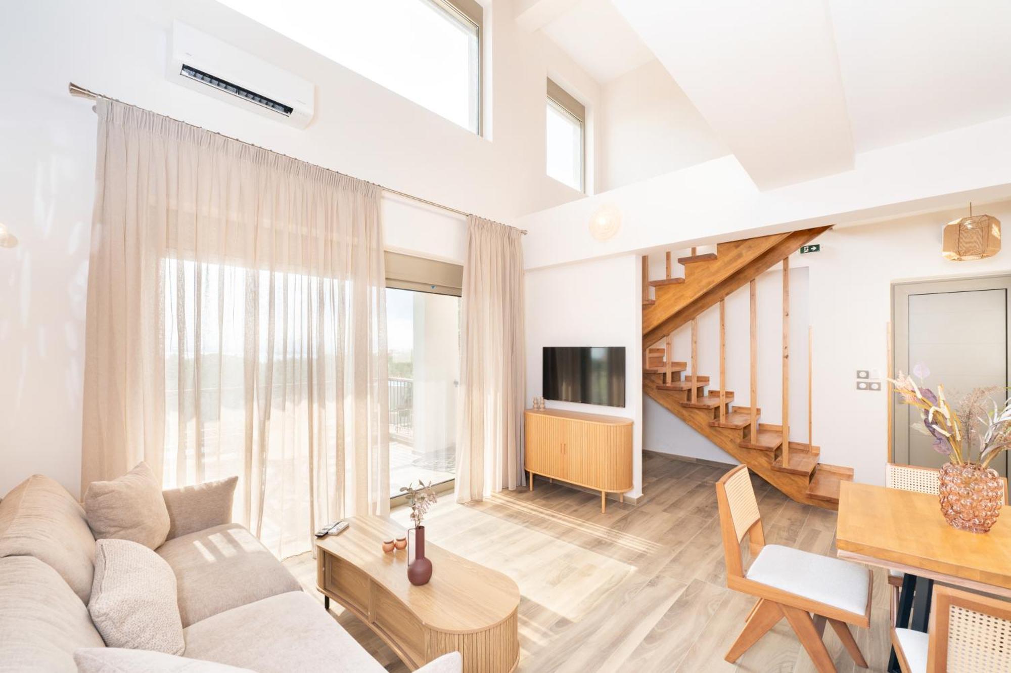 Petradi Suites Каламата Екстер'єр фото