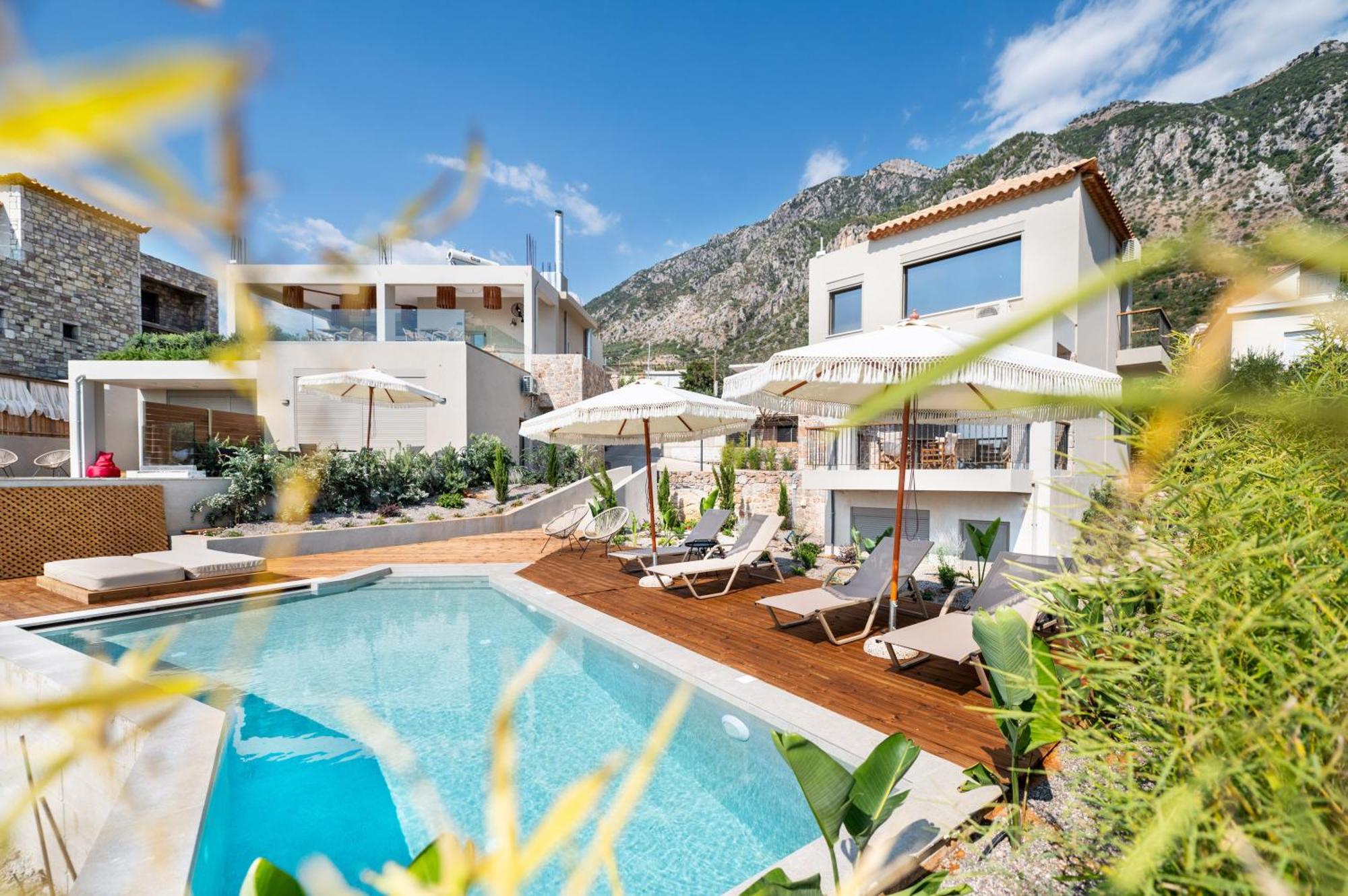Petradi Suites Каламата Екстер'єр фото
