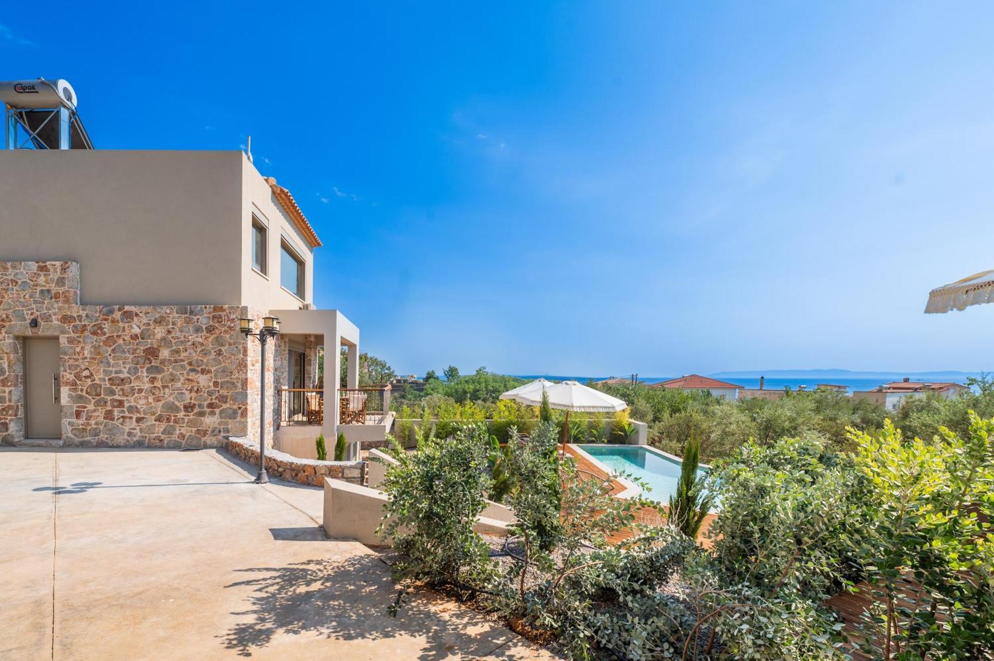 Petradi Suites Каламата Екстер'єр фото