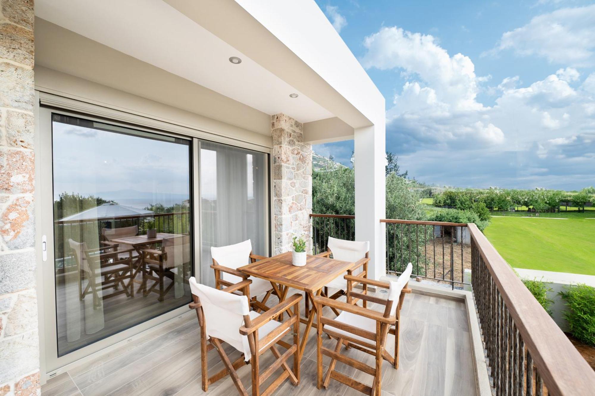 Petradi Suites Каламата Екстер'єр фото